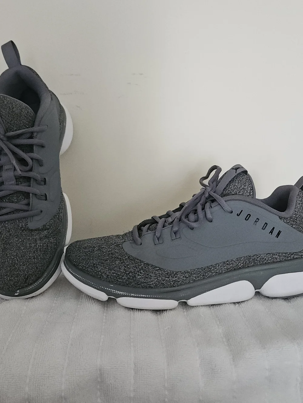 Jordan Air Jordan Impact TR Men’s Low Top Sneakers Gray/White 11.5 854289-003
